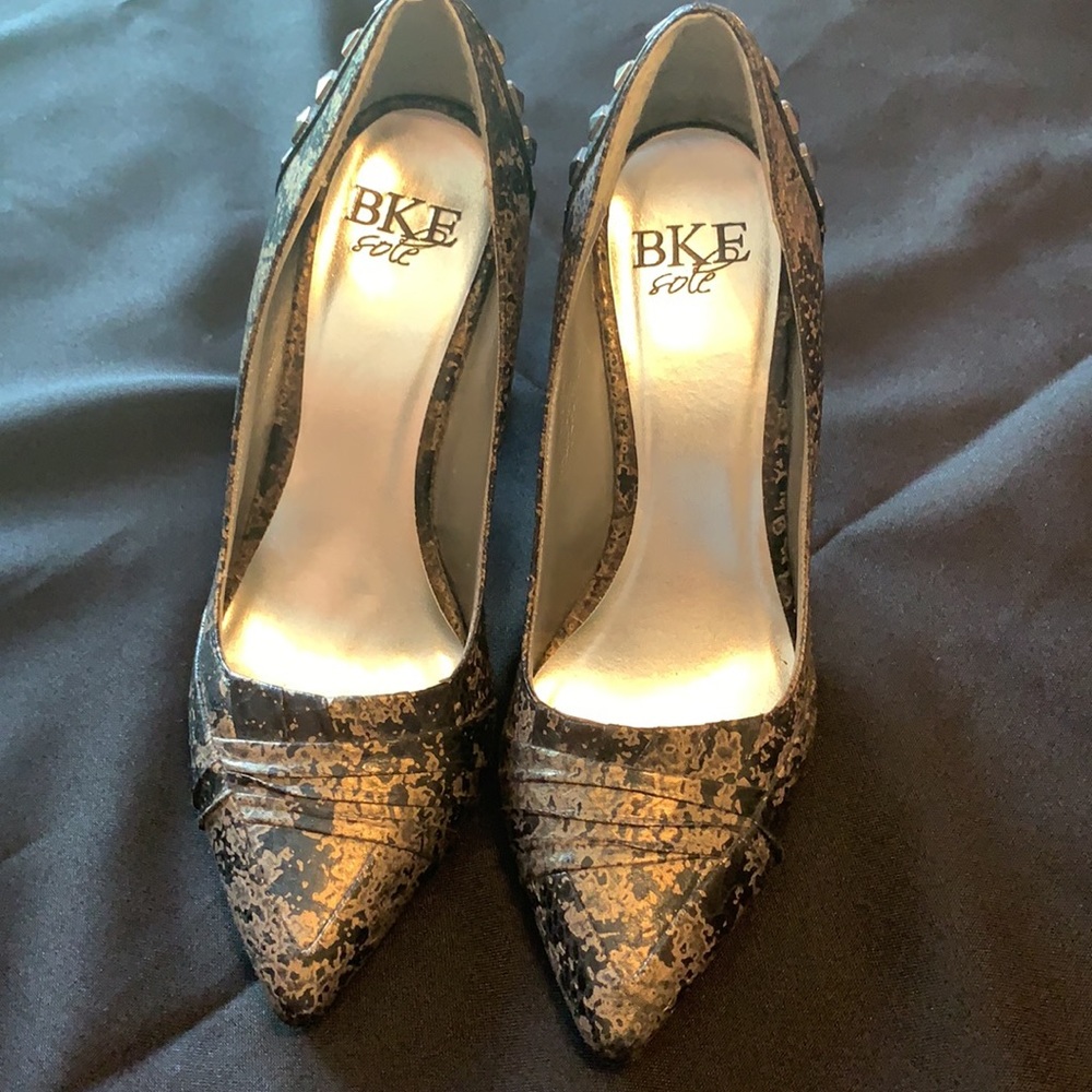BKE Gold and Black Buckle High Heels